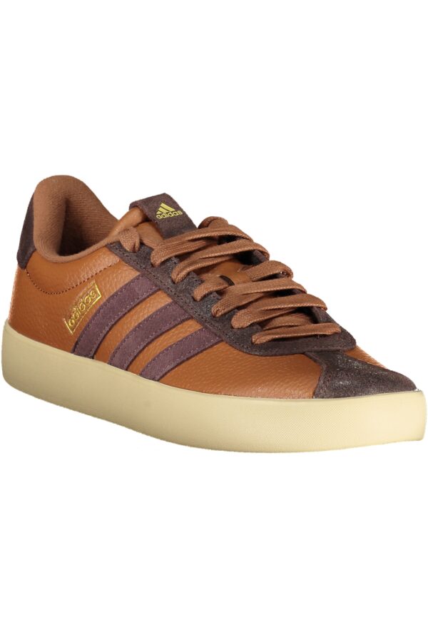 adidascalzaturasportivauomomarrone_2-1.jpg Superge Adidas za moške – rjave – pogled od zadaj