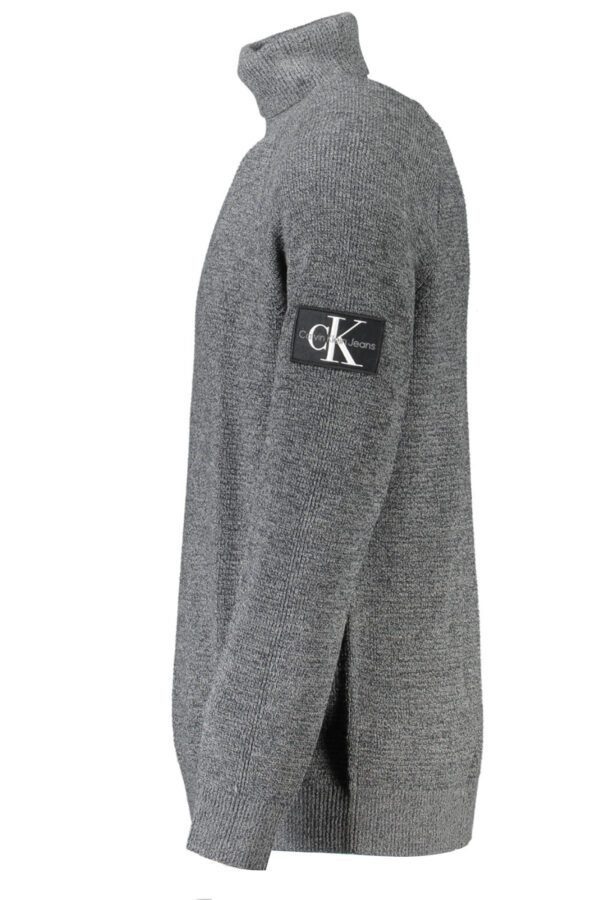 Pleten pulover Calvin Klein za moške – siv – pogled od zadaj